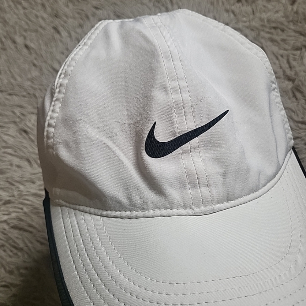 *SOLD* Nike Featherlight Dri Fit Hat Cap Baseball Hat Cap White & Black Running - Picture 8 of 10